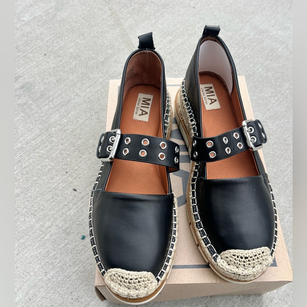 Brand new Mia espadrilles